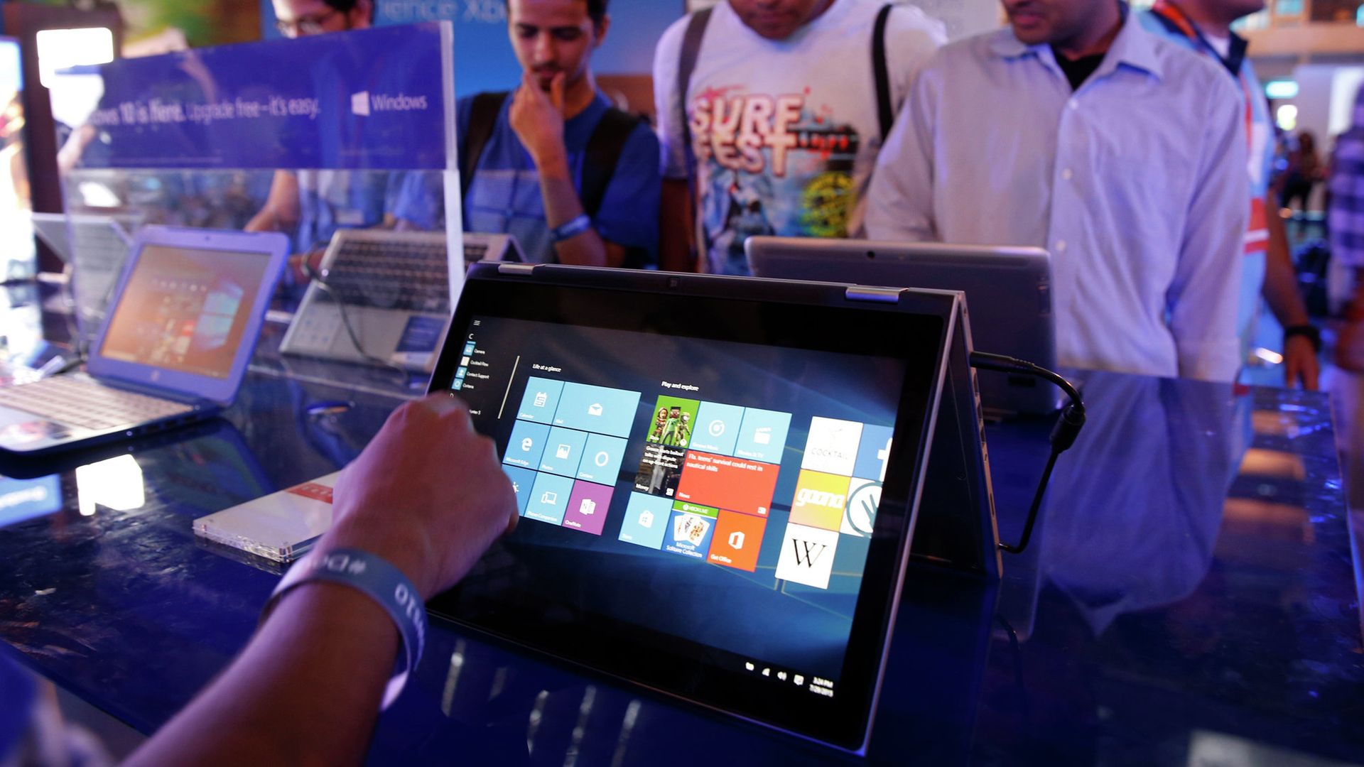 Пользователи тестируют Windows 10 в Нью-Дели, Индия Пользователи тестируют Windows 10 в Нью-Дели, Индия - РИА Новости, 1920, 07.09.2020