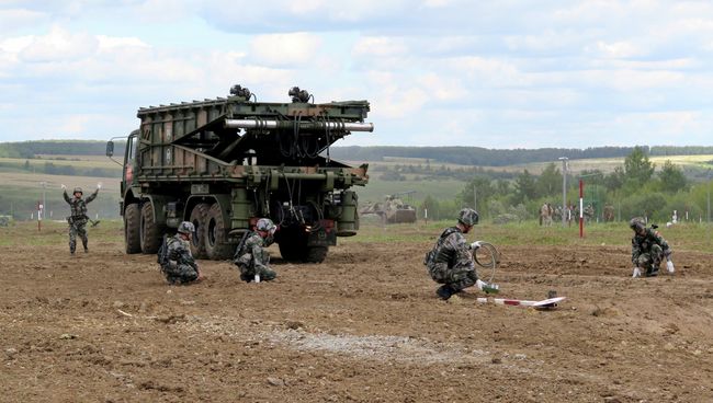 Конкурс саперов Безопасный маршрут на Армейских международных играх. Архивное фото