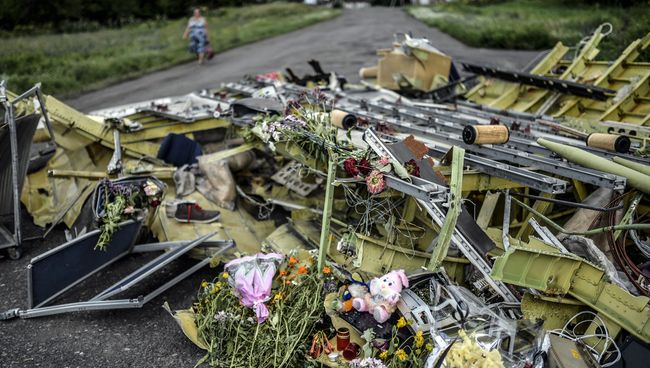 На месте крушения малайзийского самолета Boeing, выполнявшего рейс MH17 Амстердам — Куала-Лумпур. Архивное фот