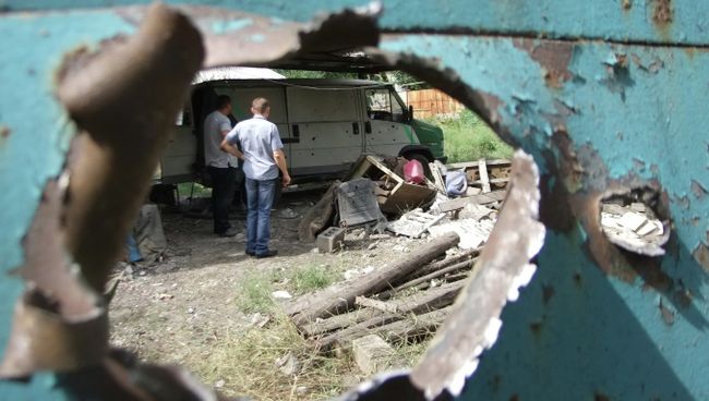 Последствия обстрела Донецка. Архивное фото