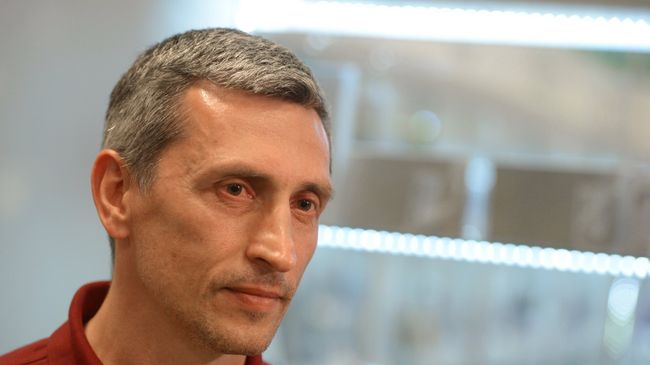 Главный тренер юношеской сборной России по футболу Дмитрий Хомуха Главный тренер юношеской сборной России по футболу Дмитрий Хомуха