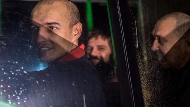 Освобожденные ополченцы армии ДНР в районе населенного пункта Марьинка. Архивное фото Освобожденные ополченцы армии ДНР в районе населенного пункта Марьинка. Архивное фото