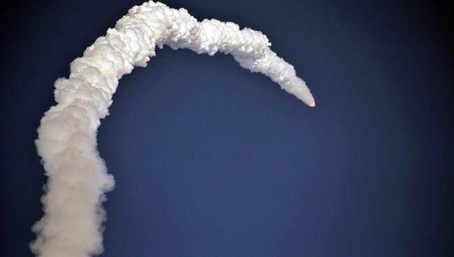 Запуск ракеты со спутником. Архивное фото