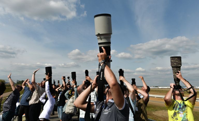 Фотокорреспонденты на Международном авиационно-космическом салоне МАКС-2015 в подмосковном Жуковском