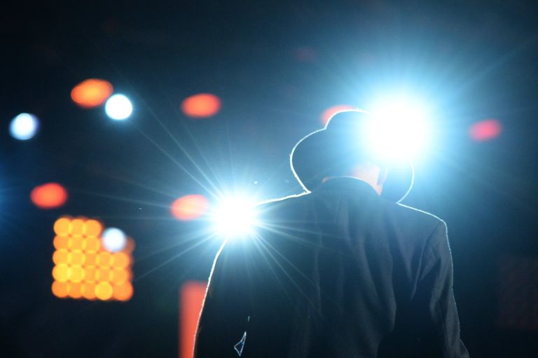 Танцор выступает на Международном джазовом фестивале Koktebel Jazz Party в Коктебеле Танцор выступает на Международном джазовом фестивале Koktebel Jazz Party в Коктебеле