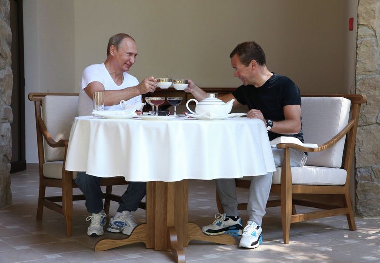 Встреча президента РФ В.Путина и премьер-министра РФ Д.Медведева в Сочи Встреча президента РФ В.Путина и премьер-министра РФ Д.Медведева в Сочи