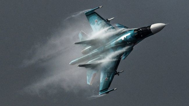 Истребитель-бомбардировщик Су-34. Архивное фото Истребитель-бомбардировщик Су-34. Архивное фото