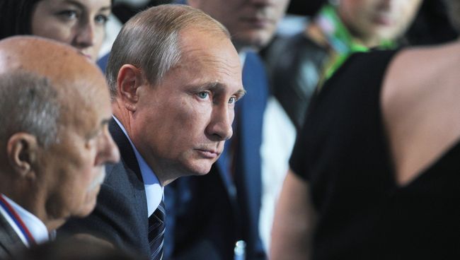 Президент России В.Путин принимает участие в пленарном заседании Форума ОНФ
