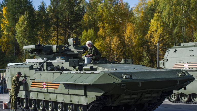 БМП Т-15 Армата на выставке Russia arms expo