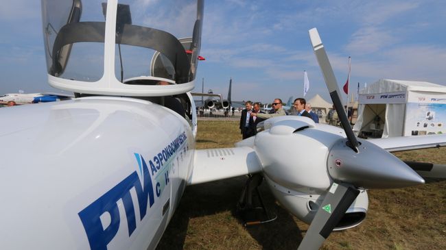 Самолеты Diamond DA42. Архивное фото