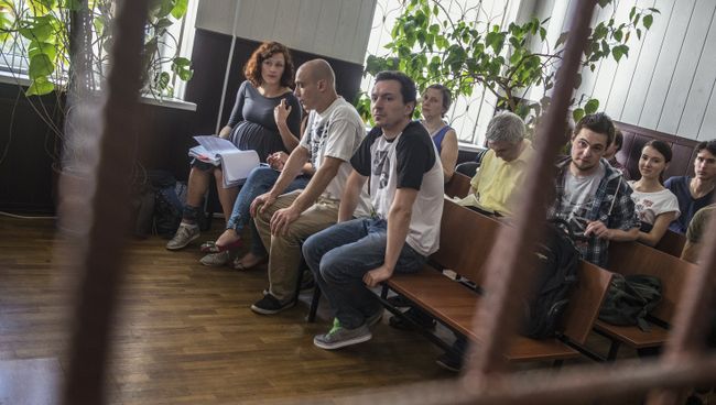 Парашютисты-бейсджамперы Анна Лепешкина, Евгения Короткова, Александр Погребов, Алексей Широкожухов