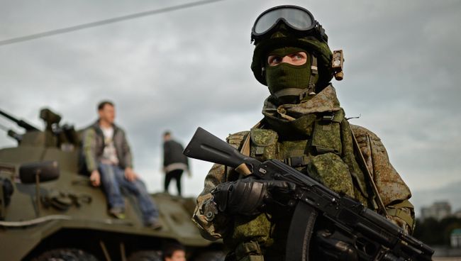Военнослужащий на фестивале Армия России в Москве Военнослужащий на фестивале Армия России в Москве