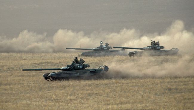 Танки вооруженных сил России на Донгузском полигоне в Оренбургской области Танки вооруженных сил России на Донгузском полигоне в Оренбургской области