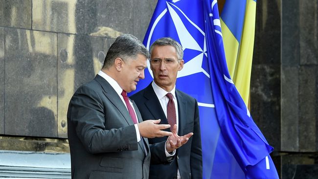 Петр Порошенко и Йенс Столтенберг. Архивное фото Петр Порошенко и Йенс Столтенберг. Архивное фото
