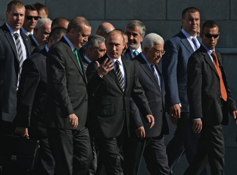 Президент РФ В.Путин принимает участие в церемонии открытия реконструированной Московской соборной мечети Президент РФ В.Путин принимает участие в церемонии открытия реконструированной Московской соборной мечети