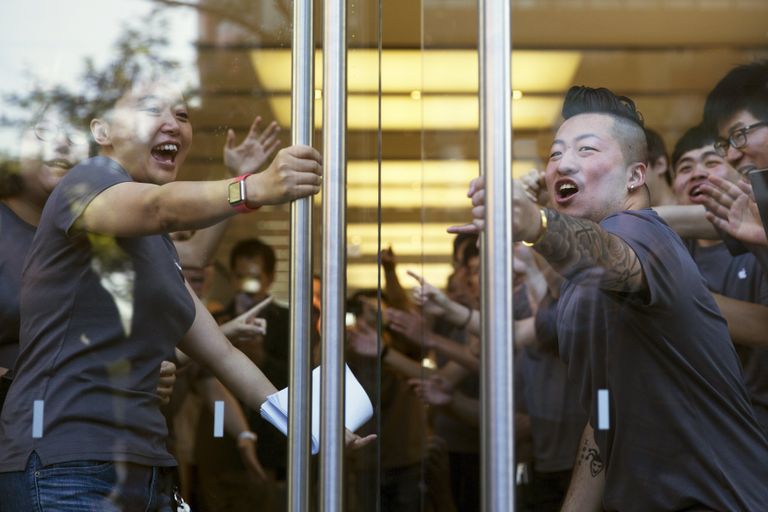 Начало продаж нового iphone в Японии Начало продаж нового iphone в Японии