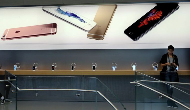 Начало продаж нового iphone в Токио Начало продаж нового iphone в Токио
