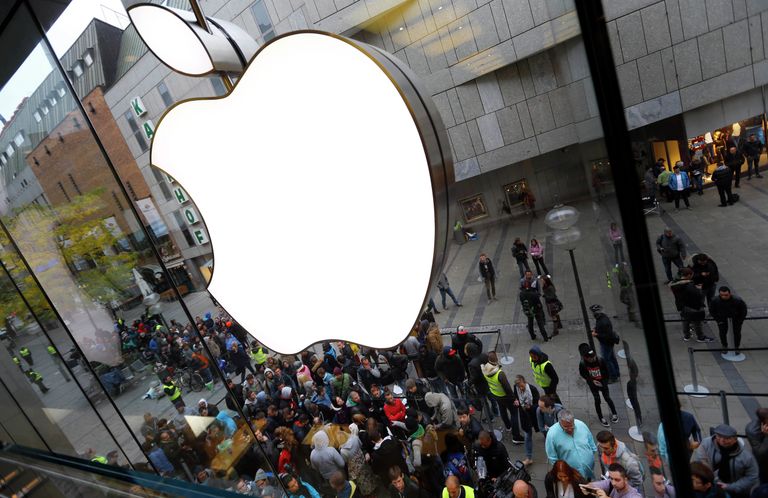 Начало продаж нового iPhone в Германии Начало продаж нового iPhone в Германии