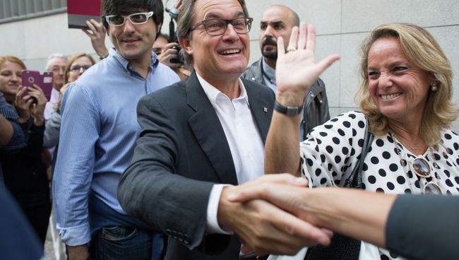 Председатель правительства Каталонии, кандидат от партии Junts pel Si (Вместе за Да) Артур Мас