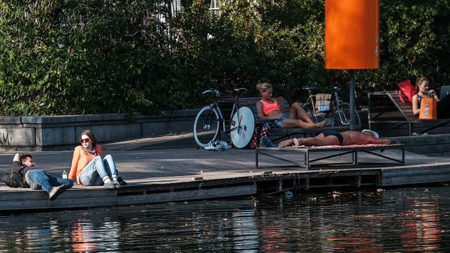 Теплая погода в Москве Теплая погода в Москве