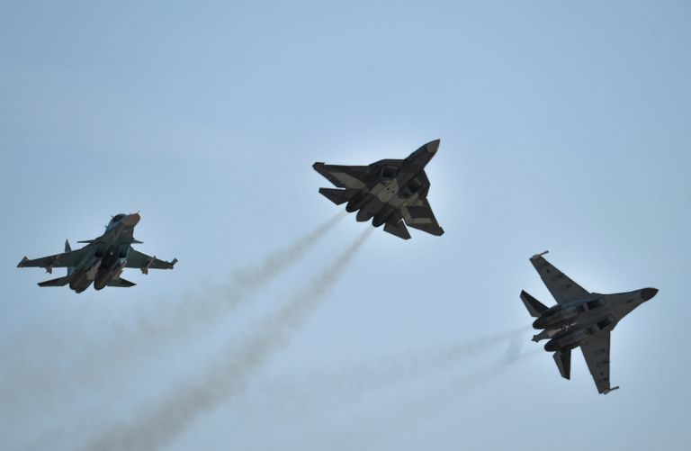 Самолеты Су-34, Т-50 и Су-35 С Самолеты Су-34, Т-50 и Су-35 С