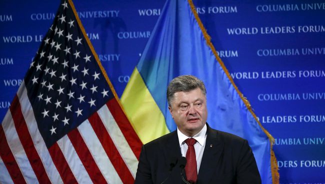 Президент Украины Петр Порошенко в время выступления в Колумбийском университете в Нью-Йорке, США. 30 сентября 2015 Президент Украины Петр Порошенко в время выступления в Колумбийском университете в Нью-Йорке, США. 30 сентября 2015