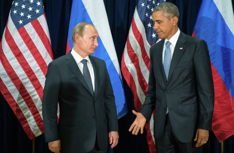 Президент России Владимир Путин и президент США Барак Обама во время встречи в рамках 70-й сессии Генеральной Ассамблеи ООН в Нью-Йорке Президент России Владимир Путин и президент США Барак Обама во время встречи в рамках 70-й сессии Генеральной Ассамблеи ООН в Нью-Йорке