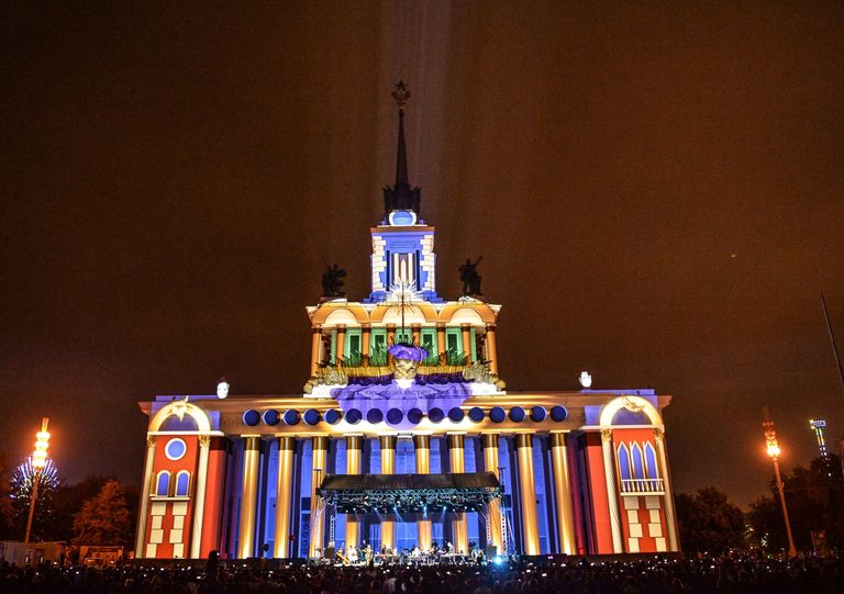 V Московский Международный фестиваль Круг света V Московский Международный фестиваль Круг света