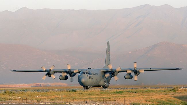 Американский военно-транспортный самолет С-130. Архивное фото Американский военно-транспортный самолет С-130. Архивное фото
