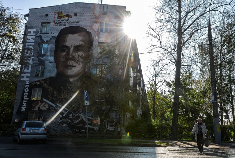 Граффити Маршал Неделин (улица Маршала Неделина, 10) художника Сергея Овсейкина (Zuk club) Граффити Маршал Неделин (улица Маршала Неделина, 10) художника Сергея Овсейкина (Zuk club)