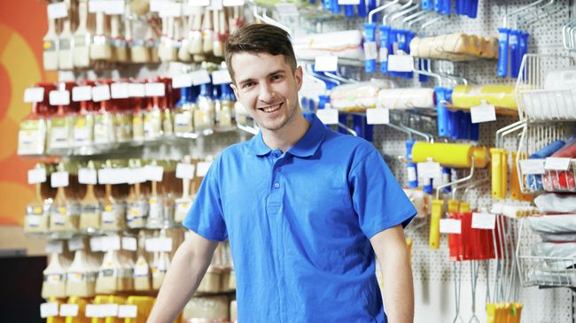 Продавец в магазине Продавец в магазине