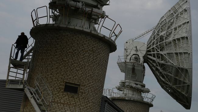 Спутниковые антенны центра космической связи. Архивное фото
