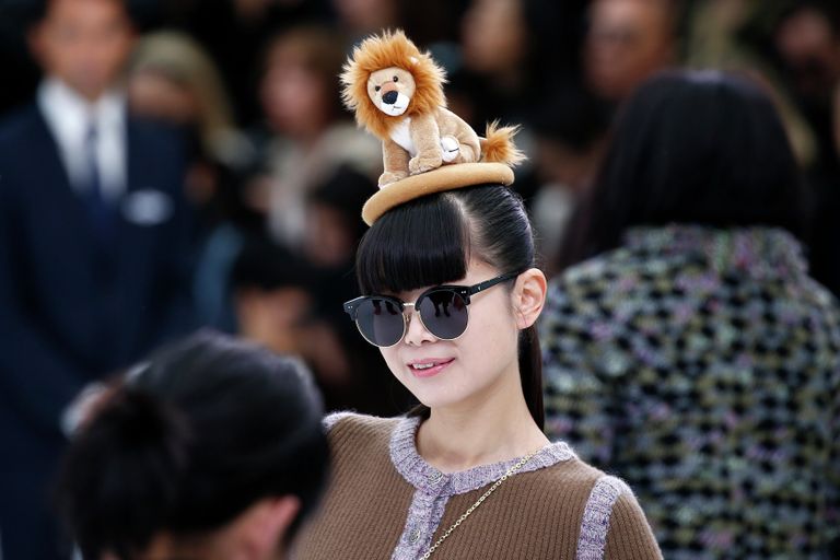 Показ коллекции весна/лето 2016 модного дома Chanel в рамках недели моды в Париже Показ коллекции весна/лето 2016 модного дома Chanel в рамках недели моды в Париже