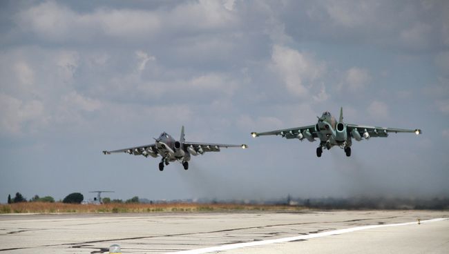 Российские самолеты взлетают с авиабазы Хмеймим, Сирия Российские самолеты взлетают с авиабазы Хмеймим, Сирия