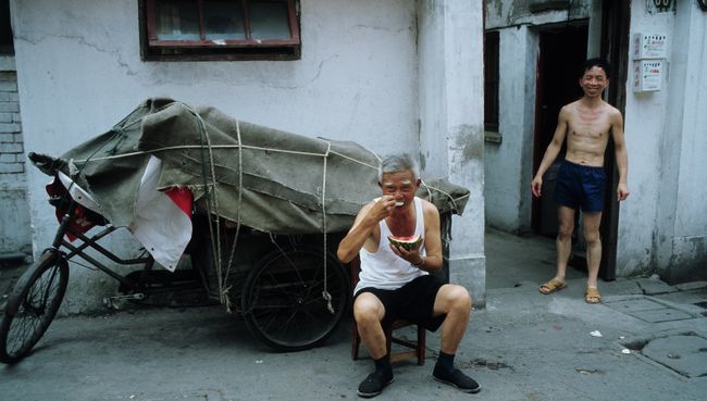 В старом квартале Шанхая. Архивное фото В старом квартале Шанхая. Архивное фото