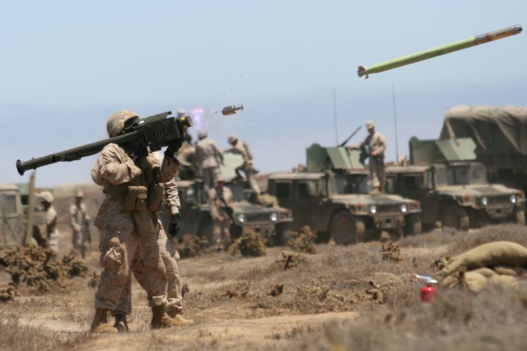 Американский переносной зенитно-ракетный комплекс ПЗРК FIM-92 Stinger Американский переносной зенитно-ракетный комплекс ПЗРК FIM-92 Stinger