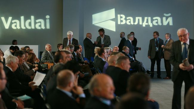 Участники перед открытием 12-го ежегодного заседания Международного дискуссионного клуба Валдай Участники перед открытием 12-го ежегодного заседания Международного дискуссионного клуба Валдай