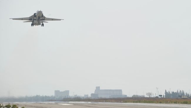 Российский самолет Су-24 в Сирии. Архивное фото Российский самолет Су-24 в Сирии. Архивное фото