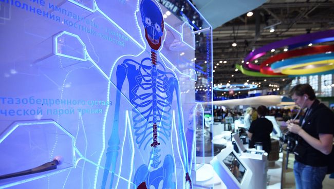 Стенд с искусственным тазобедренным суставом Стенд с искусственным тазобедренным суставом