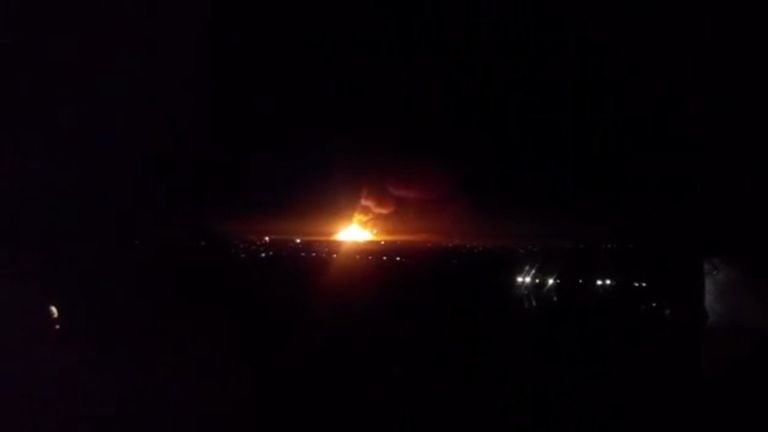Крупный пожар вспыхнул на складе боеприпасов в Луганской области. Кадры ЧП Крупный пожар вспыхнул на складе боеприпасов в Луганской области. Кадры ЧП