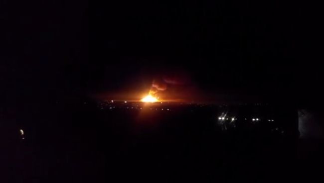 Крупный пожар вспыхнул на складе боеприпасов в Луганской области. Кадры ЧП Крупный пожар вспыхнул на складе боеприпасов в Луганской области. Кадры ЧП
