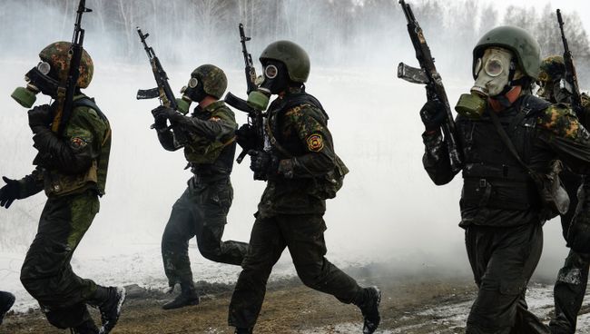 Военнослужащие подразделений специального назначения региональных командований внутренних войск МВД РФ. Архивное фото Военнослужащие подразделений специального назначения региональных командований внутренних войск МВД РФ. Архивное фото