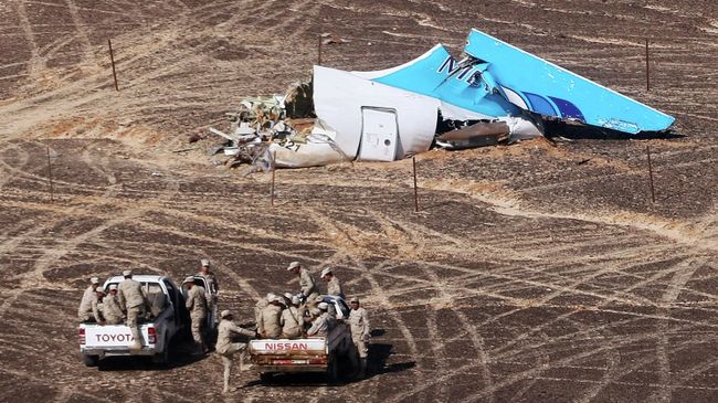 Обломки самолета Airbus A321 авиакомпании Когалымавиа в Египте