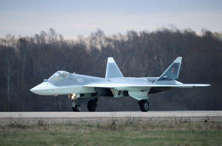 Многоцелевой истребитель пятого поколения Т-50 в подмосковном Жуковском Многоцелевой истребитель пятого поколения Т-50 в подмосковном Жуковском