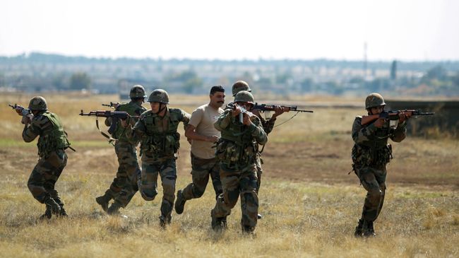 Российские и индийские военнослужащие на совместных антитеррористических учениях Индра-2014 