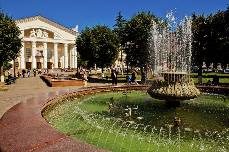 Здание Калужского драматического театра на Театральной площади