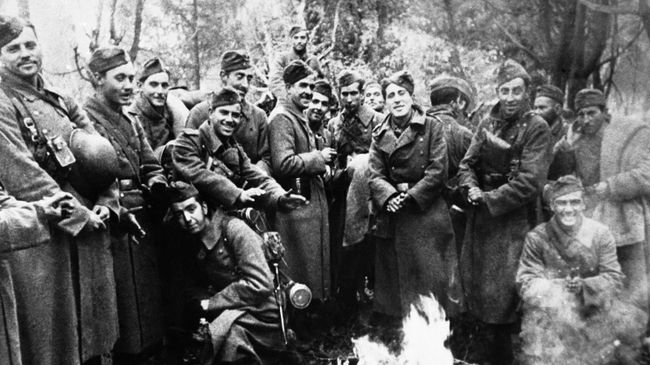 Военнослужащие испанской Голубой дивизии в рядах немецкой армии