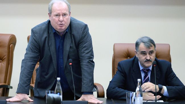 Исполняющий обязанности президента ВФЛА Вадим Зеличенок (слева). Архивное фото Исполняющий обязанности президента ВФЛА Вадим Зеличенок (слева). Архивное фото