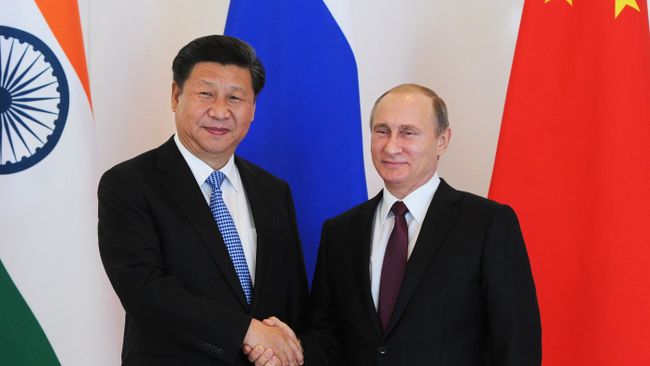 Президент РФ В.Путин принимает участие в неформальном саммите БРИКС в Анталье Президент РФ В.Путин принимает участие в неформальном саммите БРИКС в Анталье