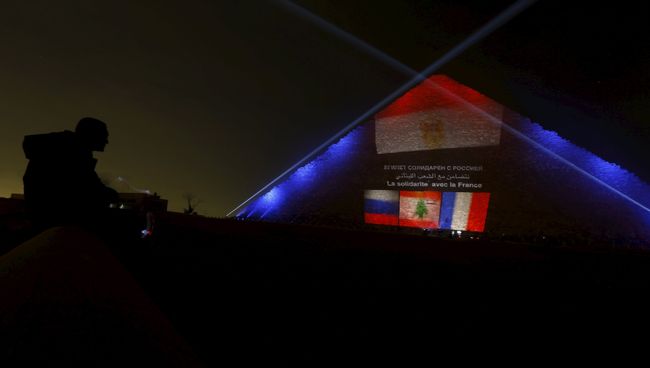 Подсветка Великих пирамид в Египте